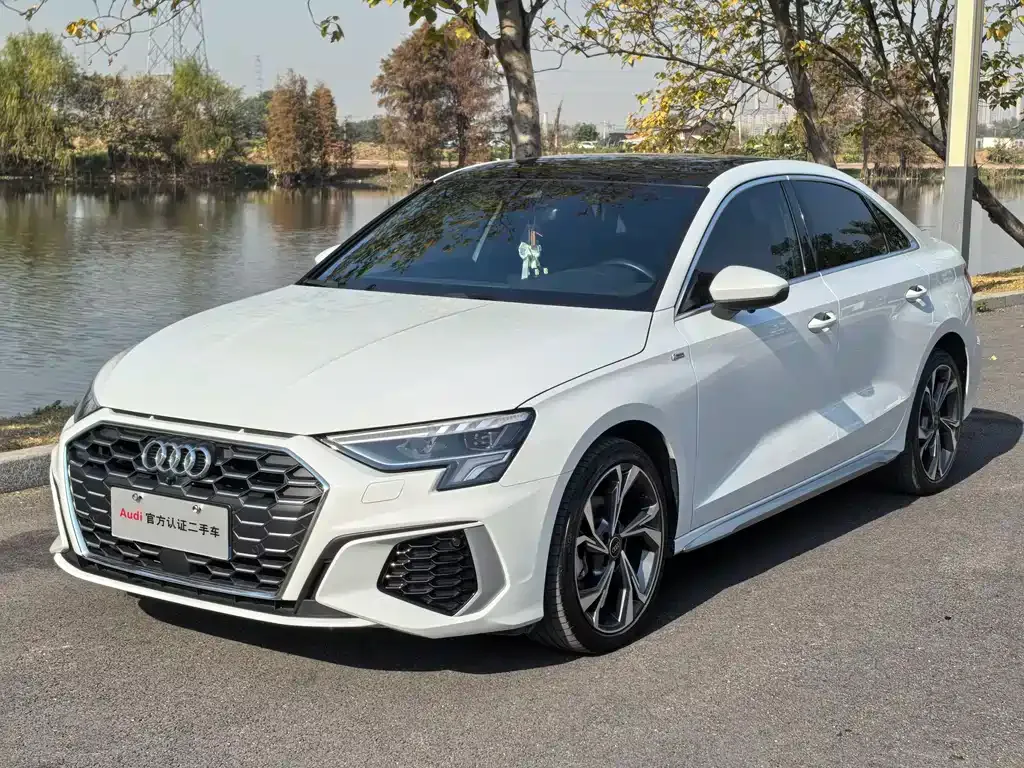 Audi A3 — фото 1