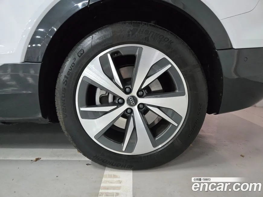 Audi Q8 e-tron 2024 из KR, фото 6