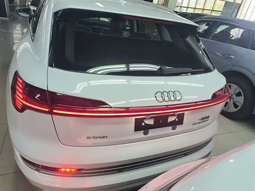 Audi e-tron 2025 из CN, фото 5