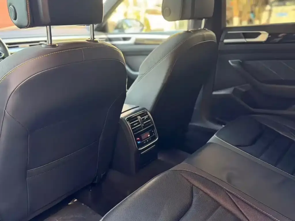Volkswagen CC 2022 из CN, фото 2