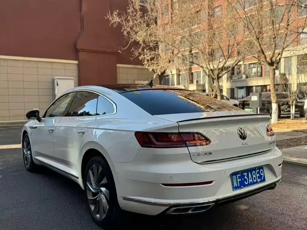 Volkswagen CC 2022 из CN, фото 8