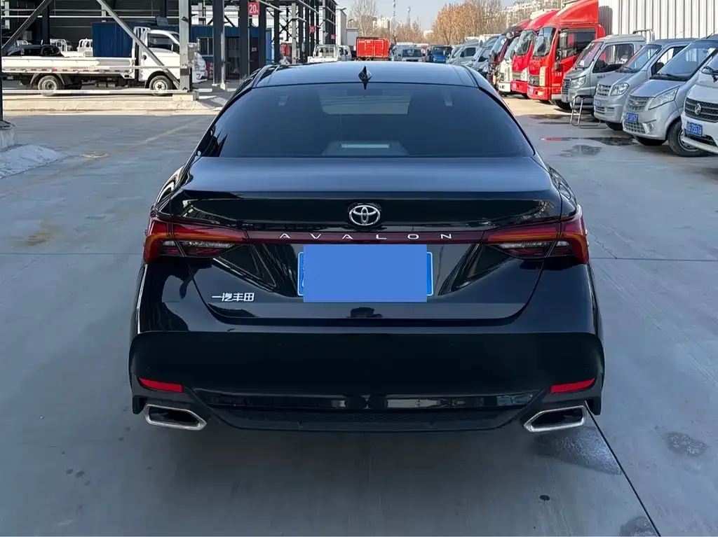 Toyota Avalon 2023 из CN, фото 2