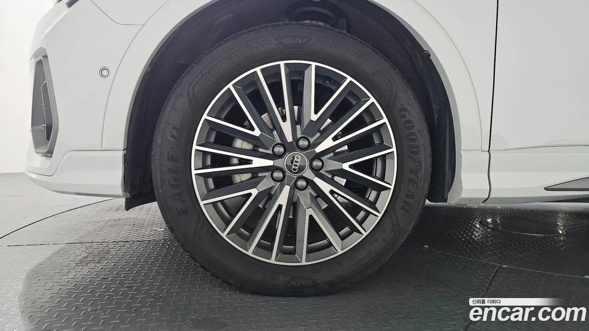 Audi Q3 2023 из KR, фото 5
