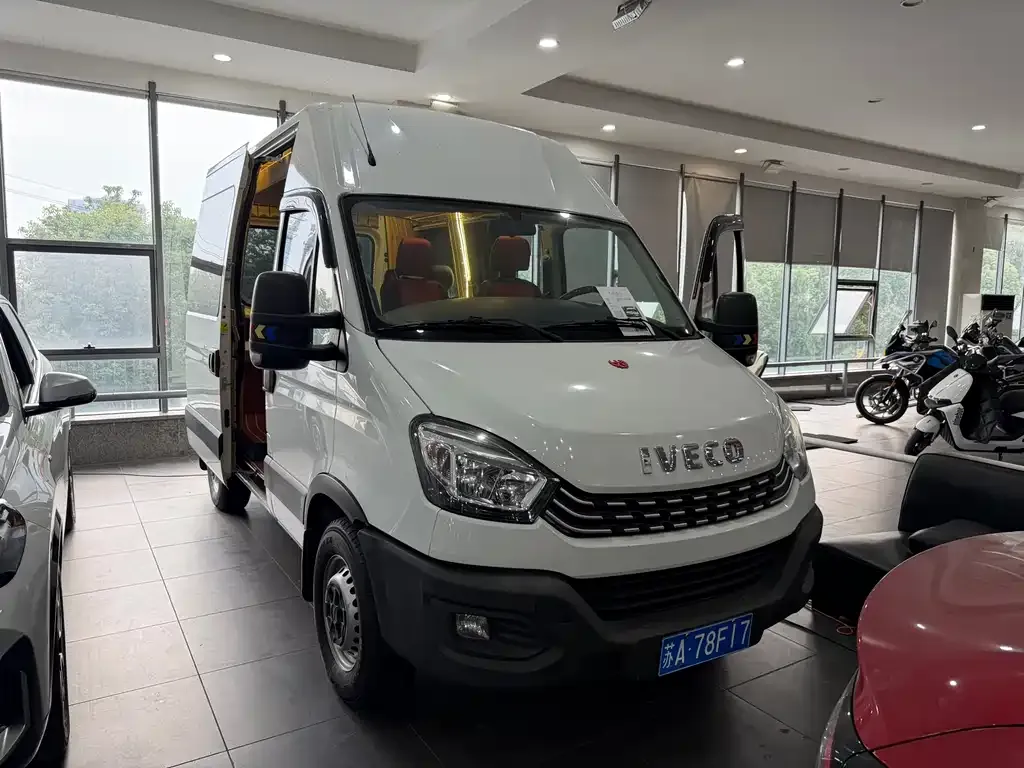 IVECO Ousheng — фото 1