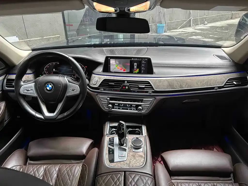 BMW 7 Series — фото 3