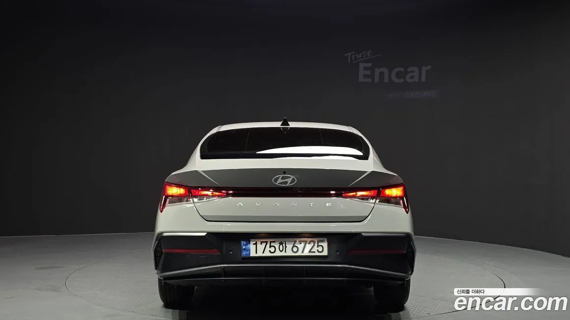 Hyundai AVANTE — фото 3