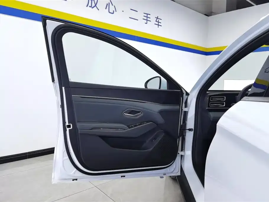 BYD Qin L — фото 8