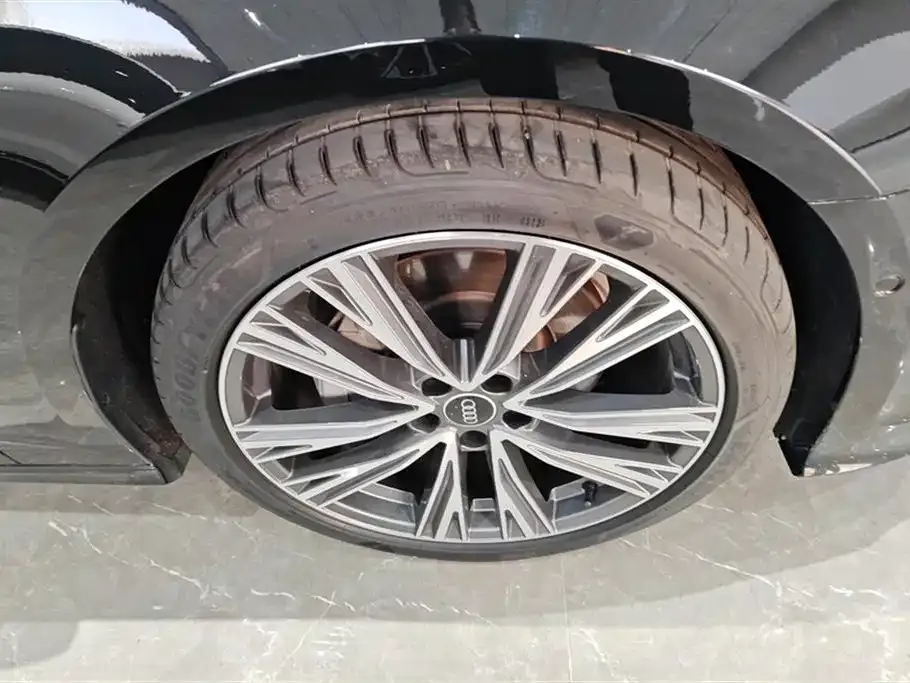 Audi A6L 2024 из CN, фото 3