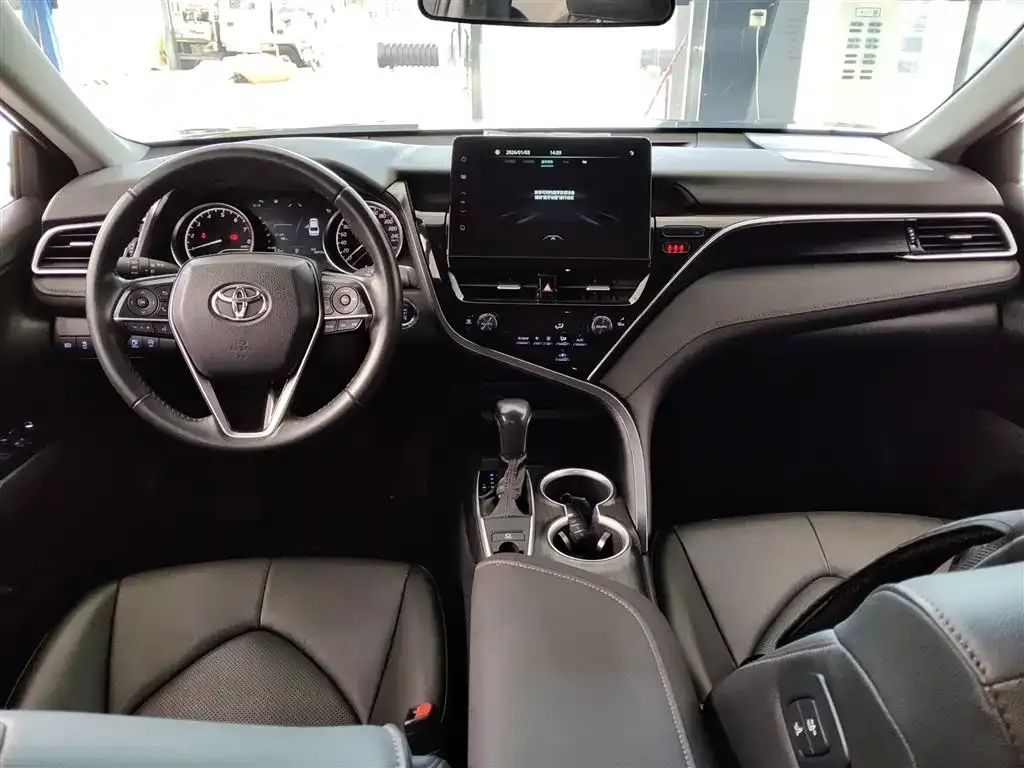 Toyota Camry 2023 из CN, фото 8