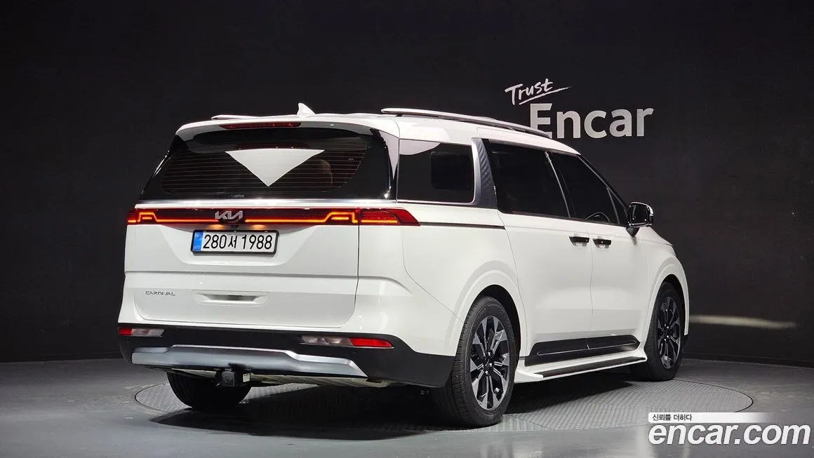 Kia Carnival — фото 3