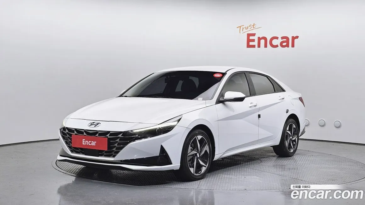 Hyundai AVANTE — фото 1