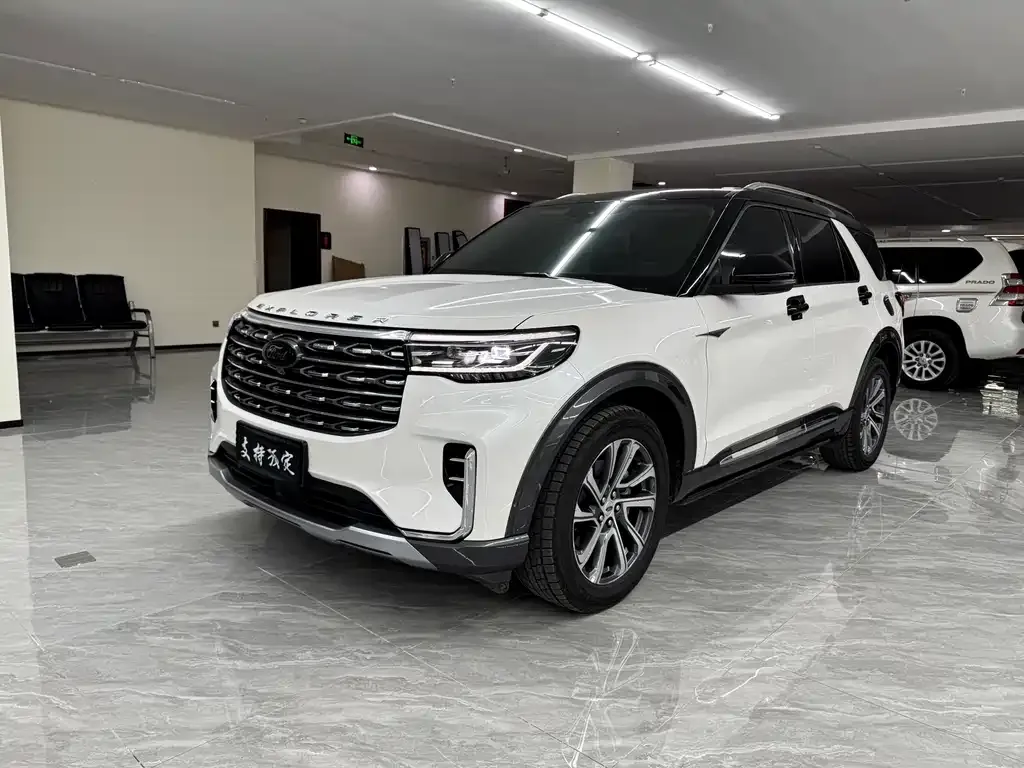 Ford Explorer 2023 из CN, фото 1