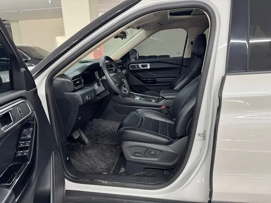 Ford Explorer 2023 из CN, фото 9