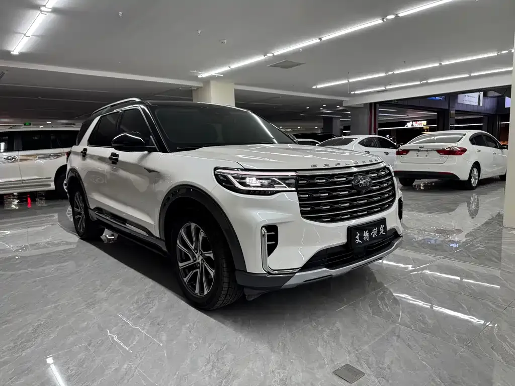 Ford Explorer 2023 из CN, фото 3