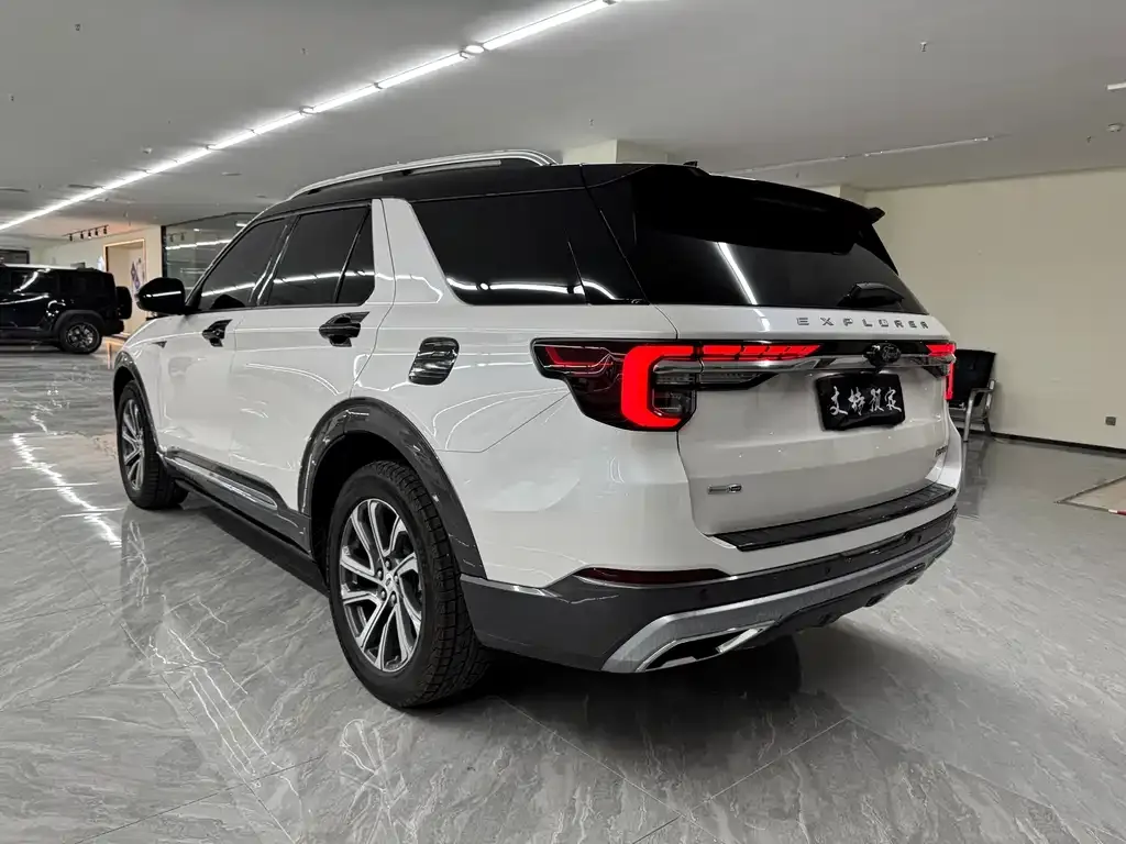 Ford Explorer 2023 из CN, фото 10