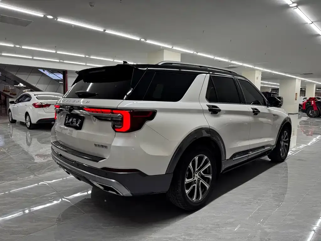 Ford Explorer 2023 из CN, фото 5