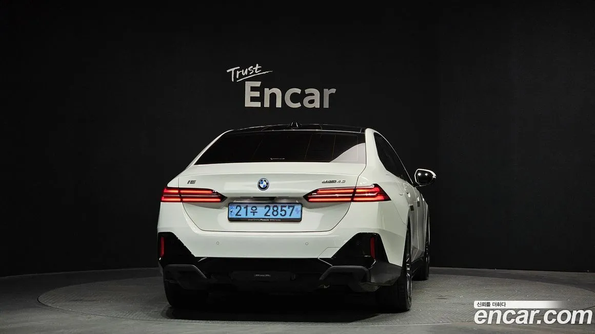 BMW i5 — фото 5