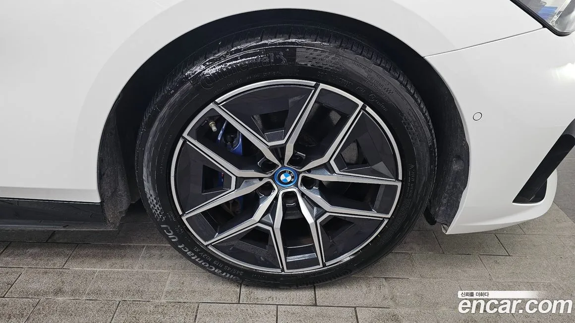 BMW i5 — фото 7