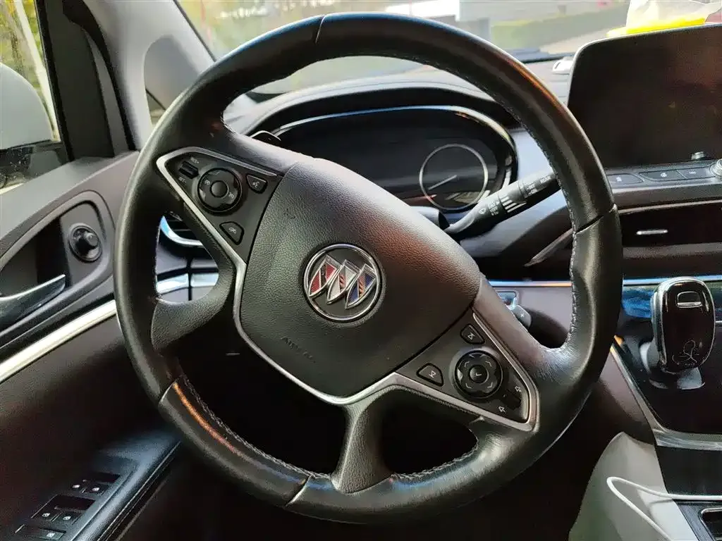 Buick GL8 2022 из CN, фото 2
