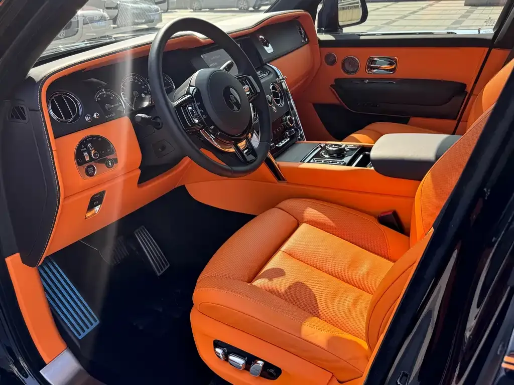 Rolls-Royce Cullinan 2024 из CN, фото 8