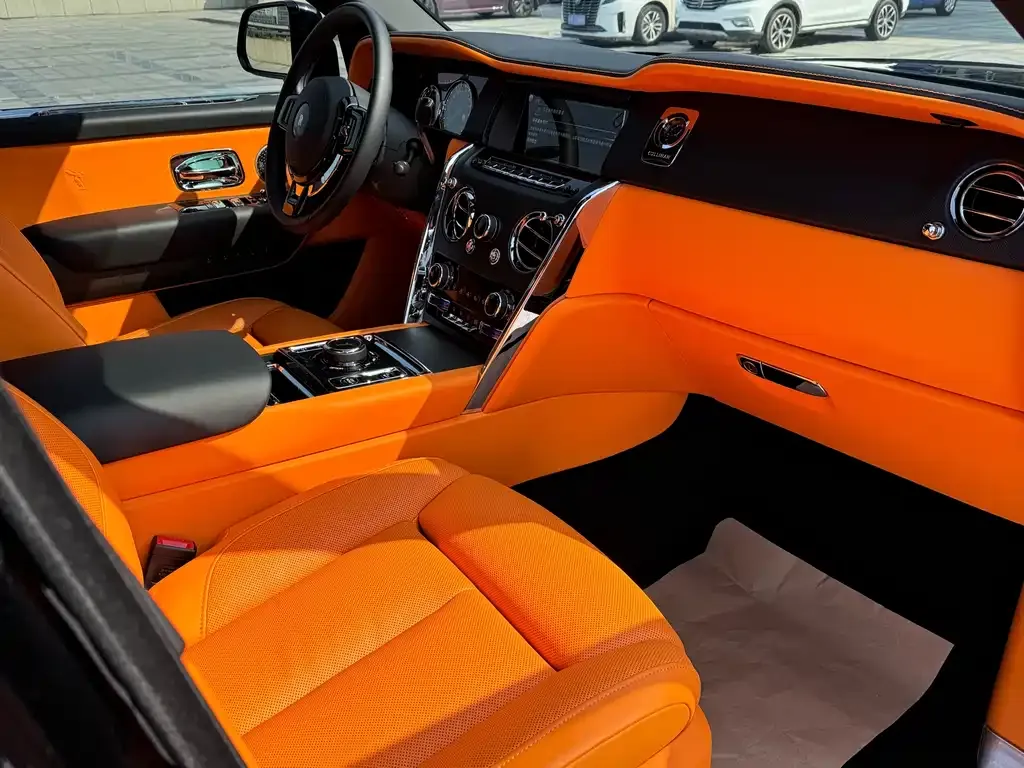 Rolls-Royce Cullinan 2024 из CN, фото 10
