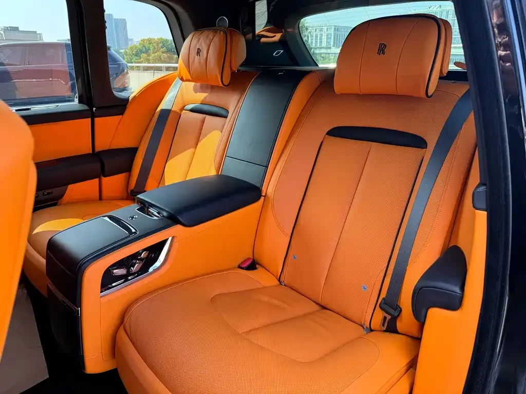 Rolls-Royce Cullinan 2024 из CN, фото 3