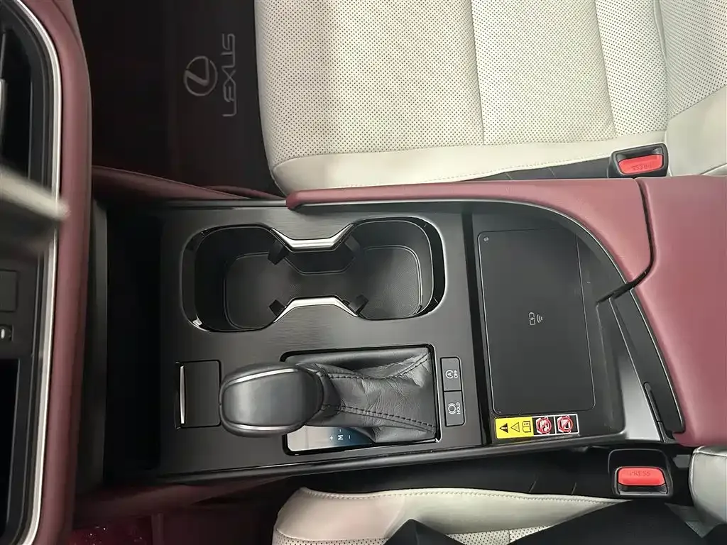 Lexus ES 2025 из CN, фото 9