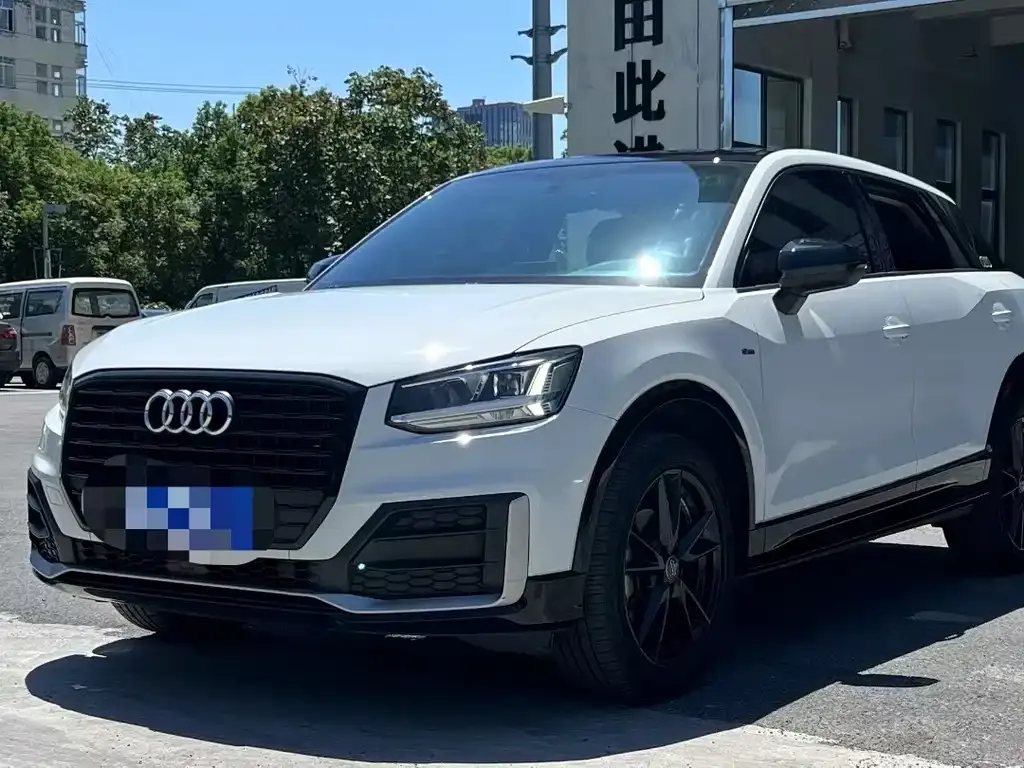 Audi Q2L