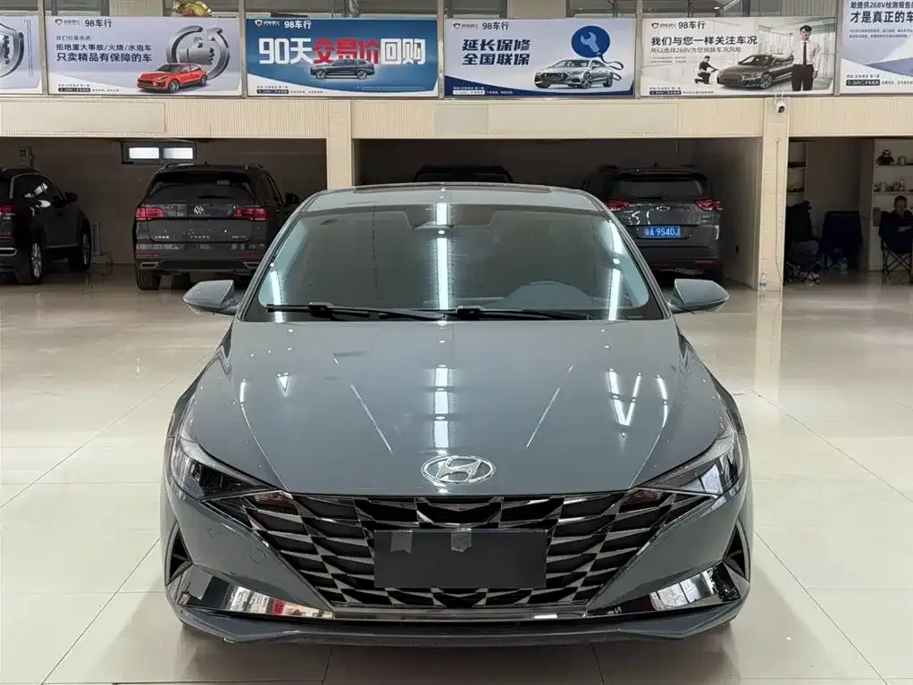 Hyundai Elantra — фото 2