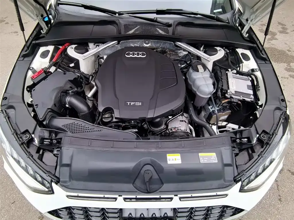 Audi A4L 2021 из CN, фото 10
