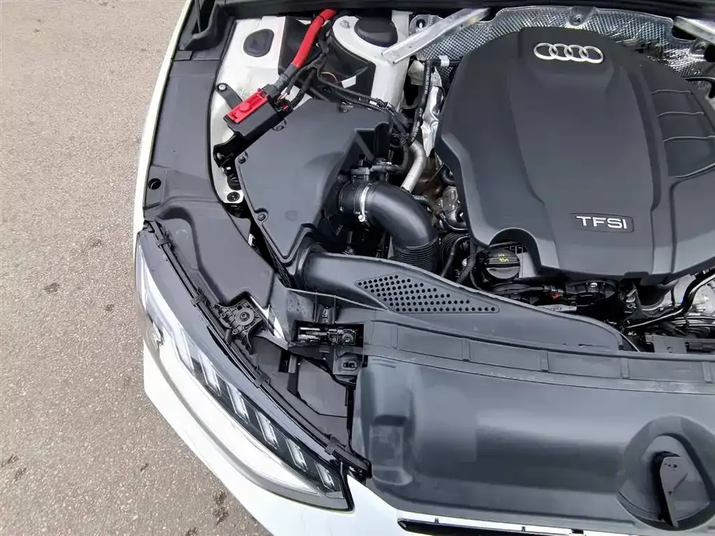 Audi A4L 2021 из CN, фото 7