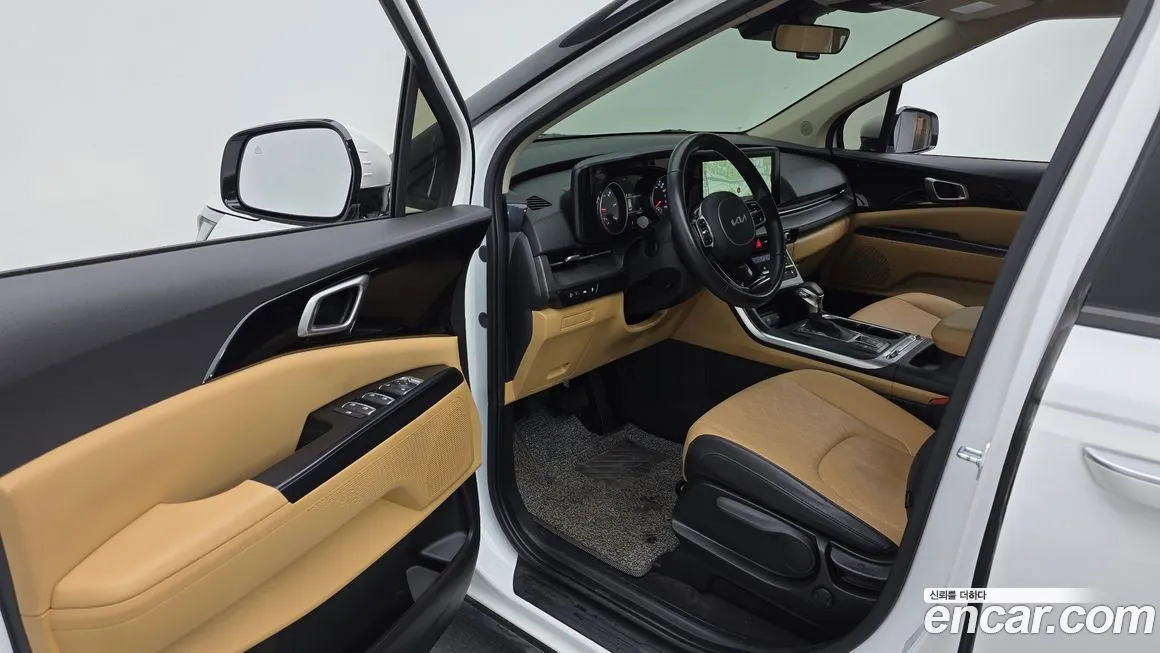 Kia Carnival — фото 10