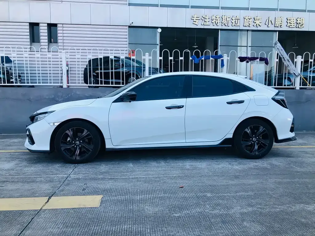 Honda Civic — фото 7