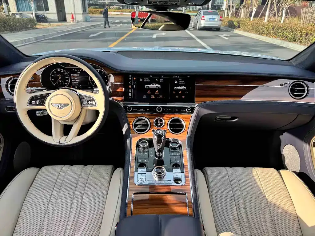 Bentley Continental 2022 из CN, фото 7