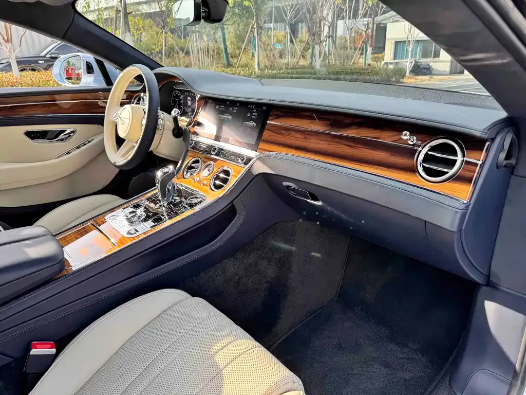 Bentley Continental 2022 из CN, фото 6