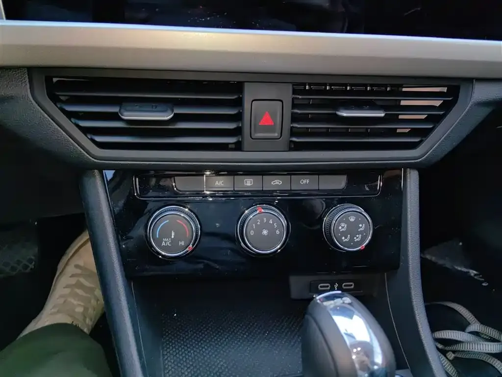 Volkswagen Bora 2024 из CN, фото 8