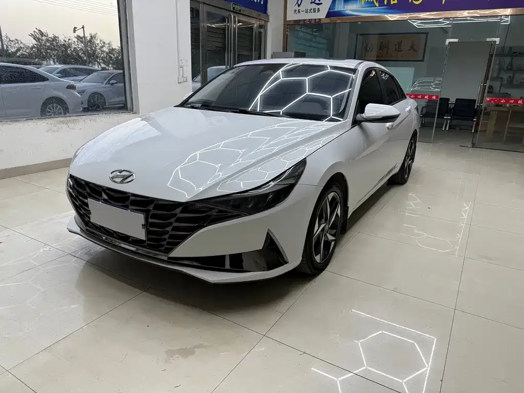 Hyundai Elantra 2022 из CN, фото 1