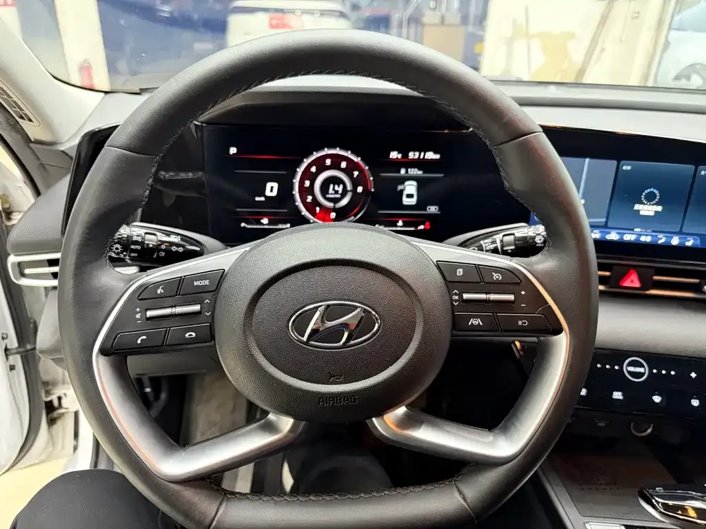 Hyundai Elantra 2022 из CN, фото 10