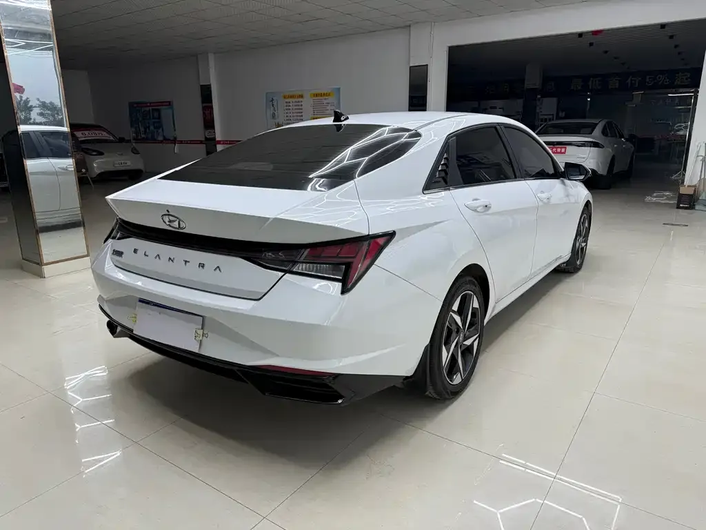 Hyundai Elantra 2022 из CN, фото 5