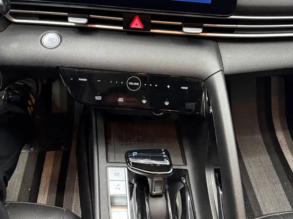 Hyundai Elantra 2022 из CN, фото 8