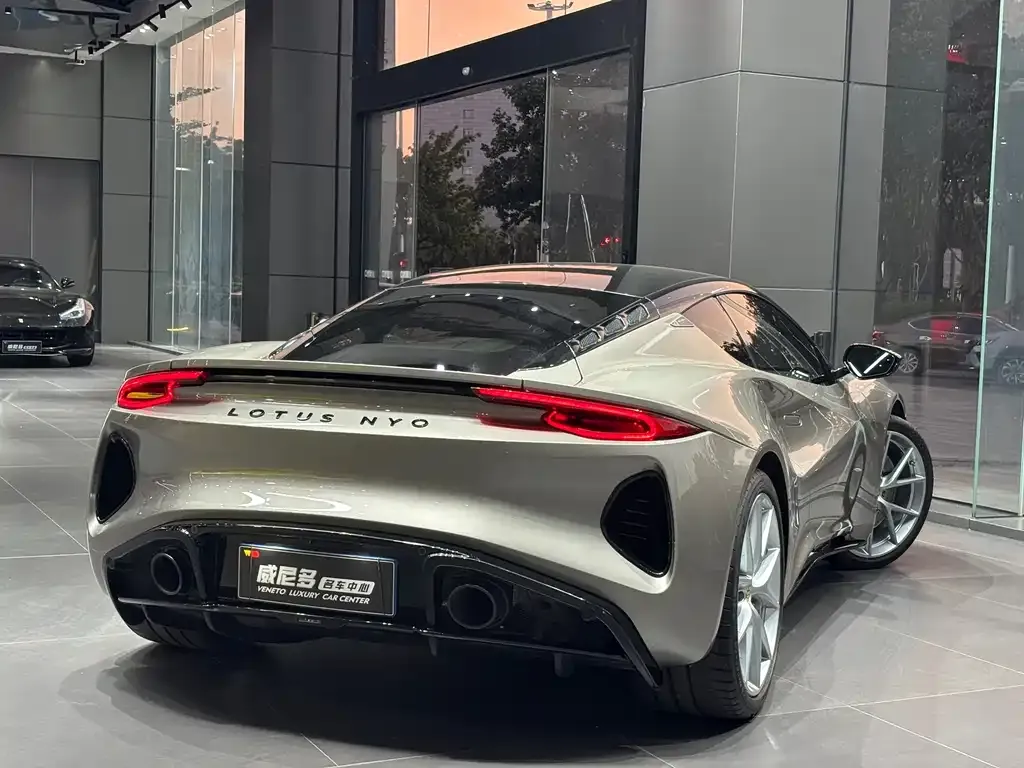 Lotus Emira 2025 из CN, фото 8
