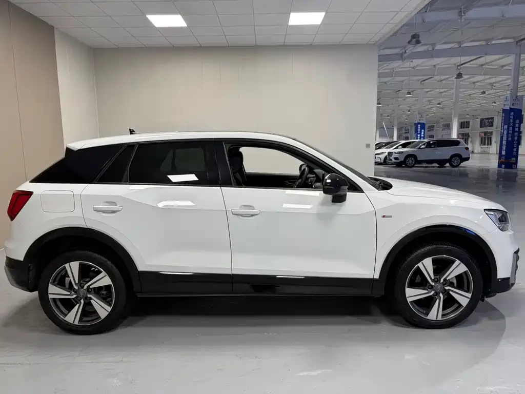 Audi Q2L 2021 из CN, фото 2