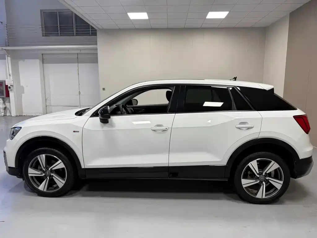 Audi Q2L 2021 из CN, фото 5