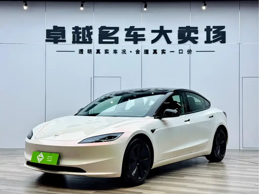 Tesla Model 3 — фото 1