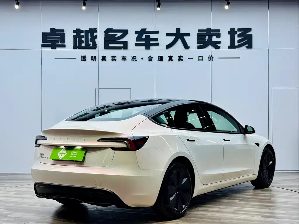 Tesla Model 3 — фото 10