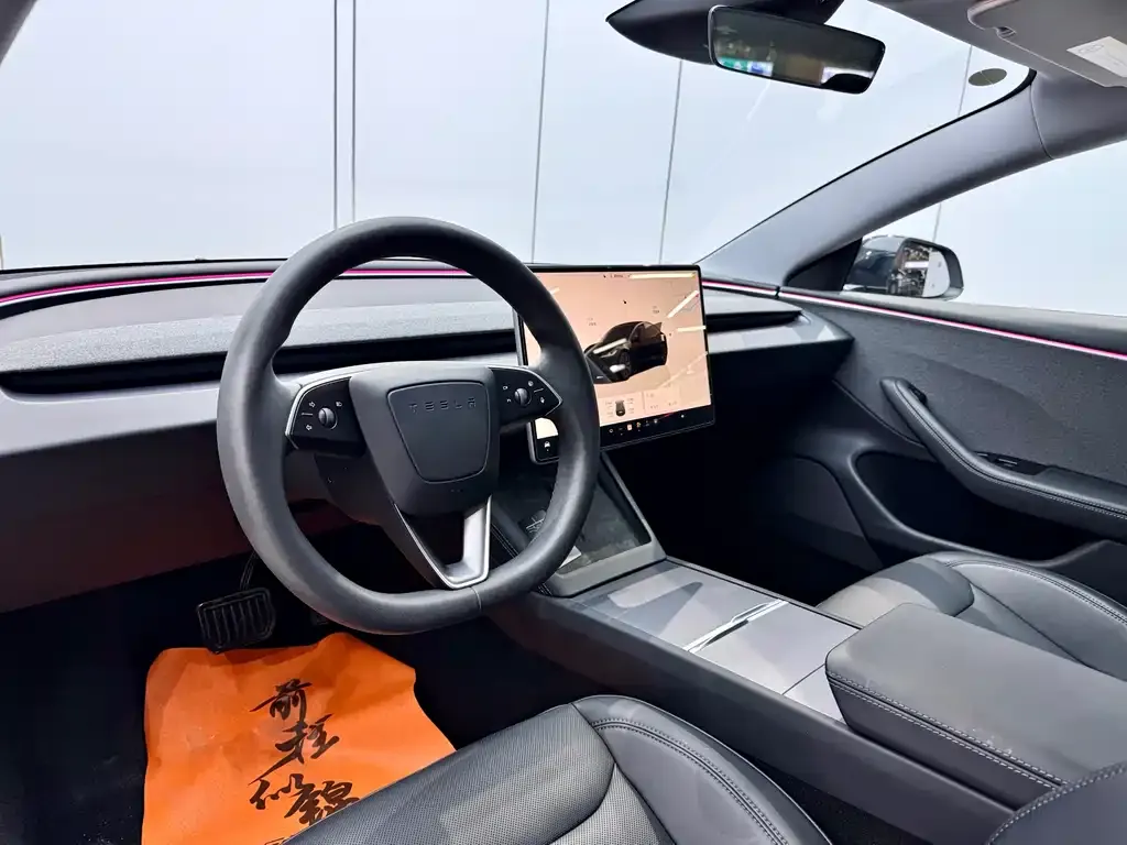 Tesla Model 3 — фото 3