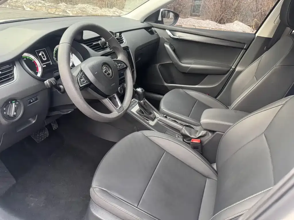 Skoda Octavia 2022 из CN, фото 8