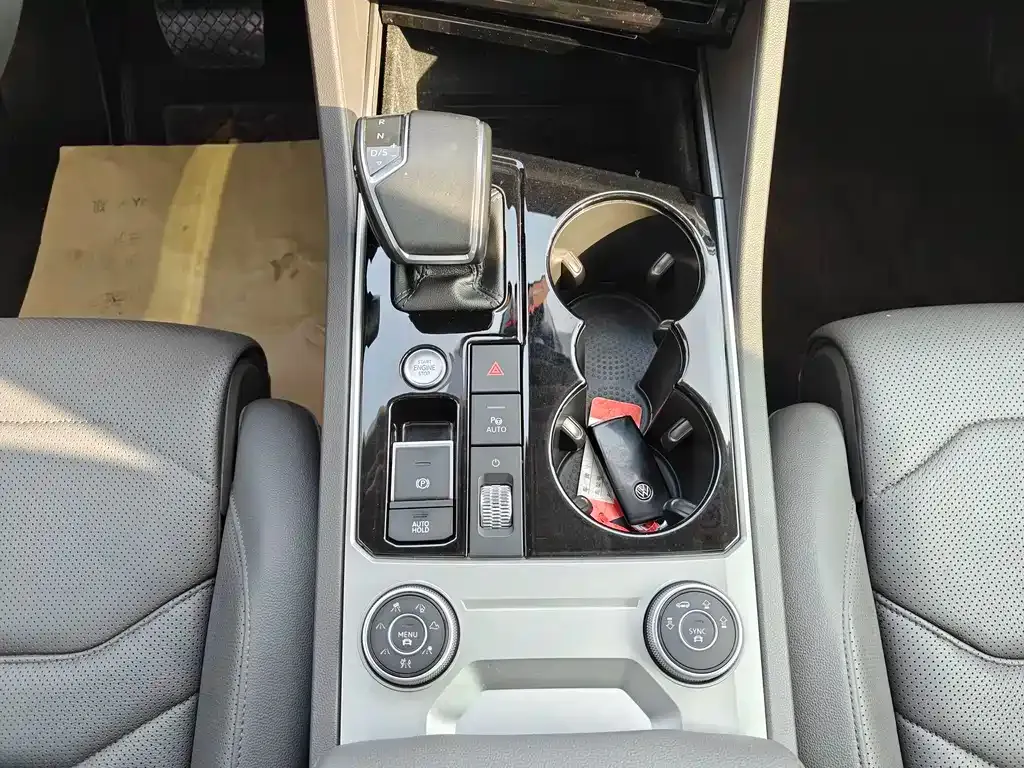 Volkswagen Touareg 2023 из CN, фото 5