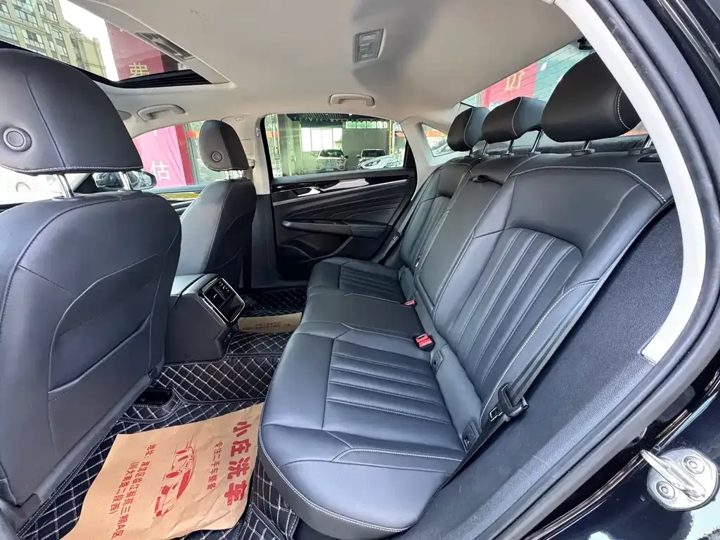 Volkswagen Passat 2021 из CN, фото 2