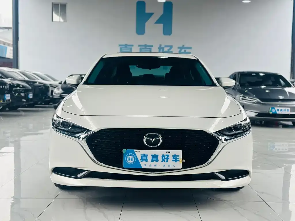 Mazda 3 Axela 2023 из CN, фото 2